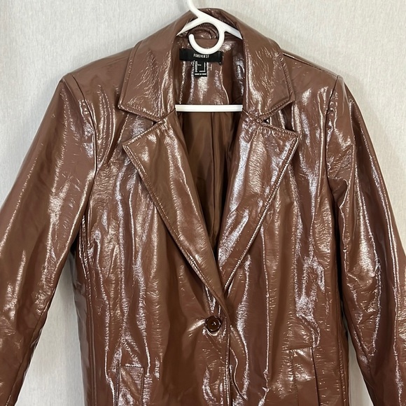 NWOT Forever 21 brown faux patent leather coat L - Picture 3 of 6